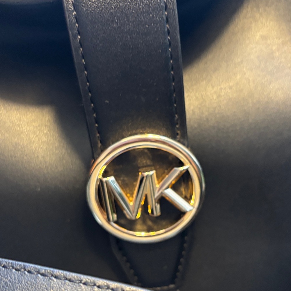 Michael Kors Black Crossbody Bag with Gold Logo - Picture 7 of 9